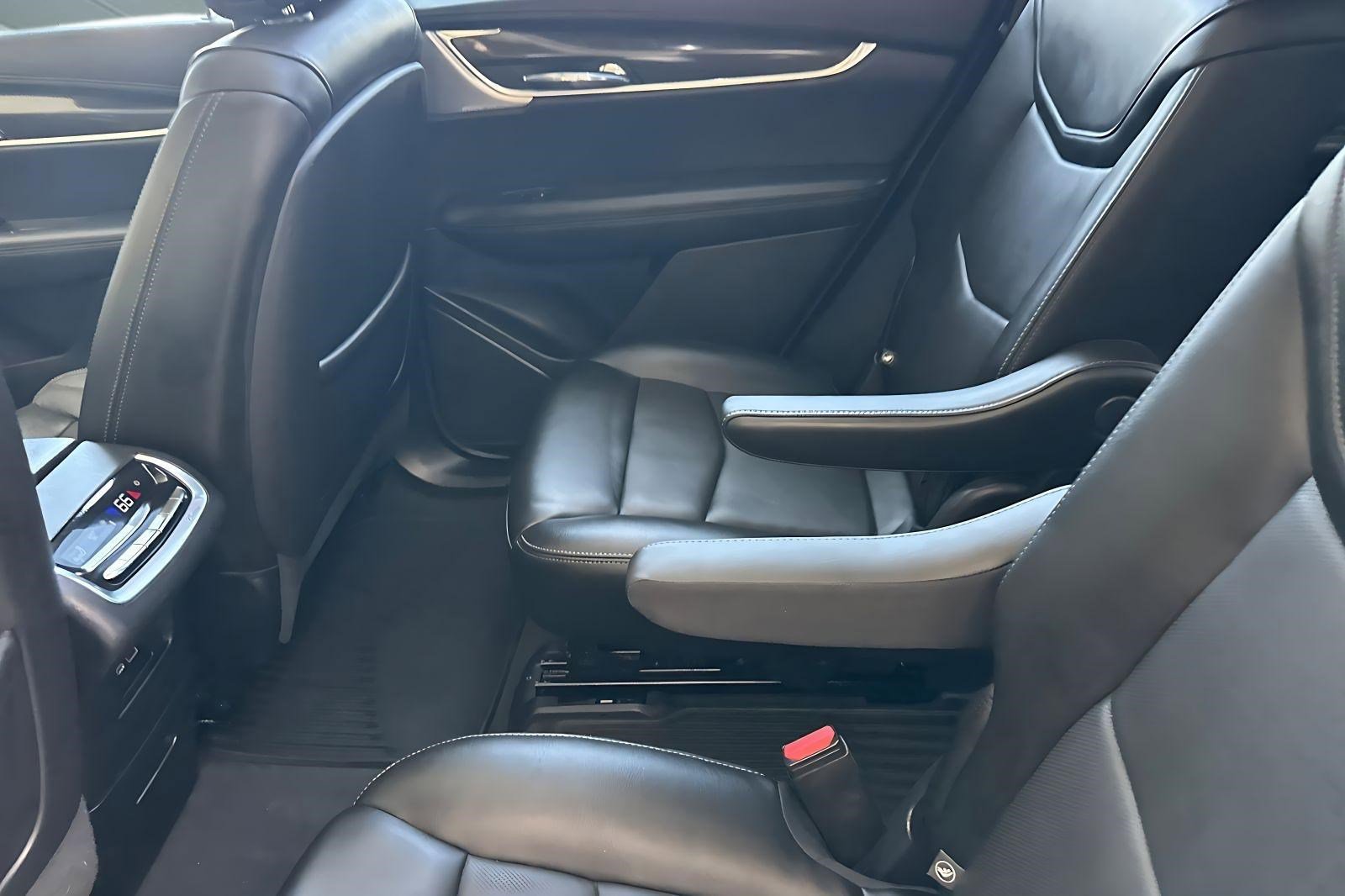 Used 2021 Cadillac XT6 Sport AWD/4WD image 22