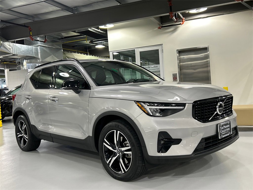 Certified 2023 Volvo XC40 B5 Plus w/ Protection Package