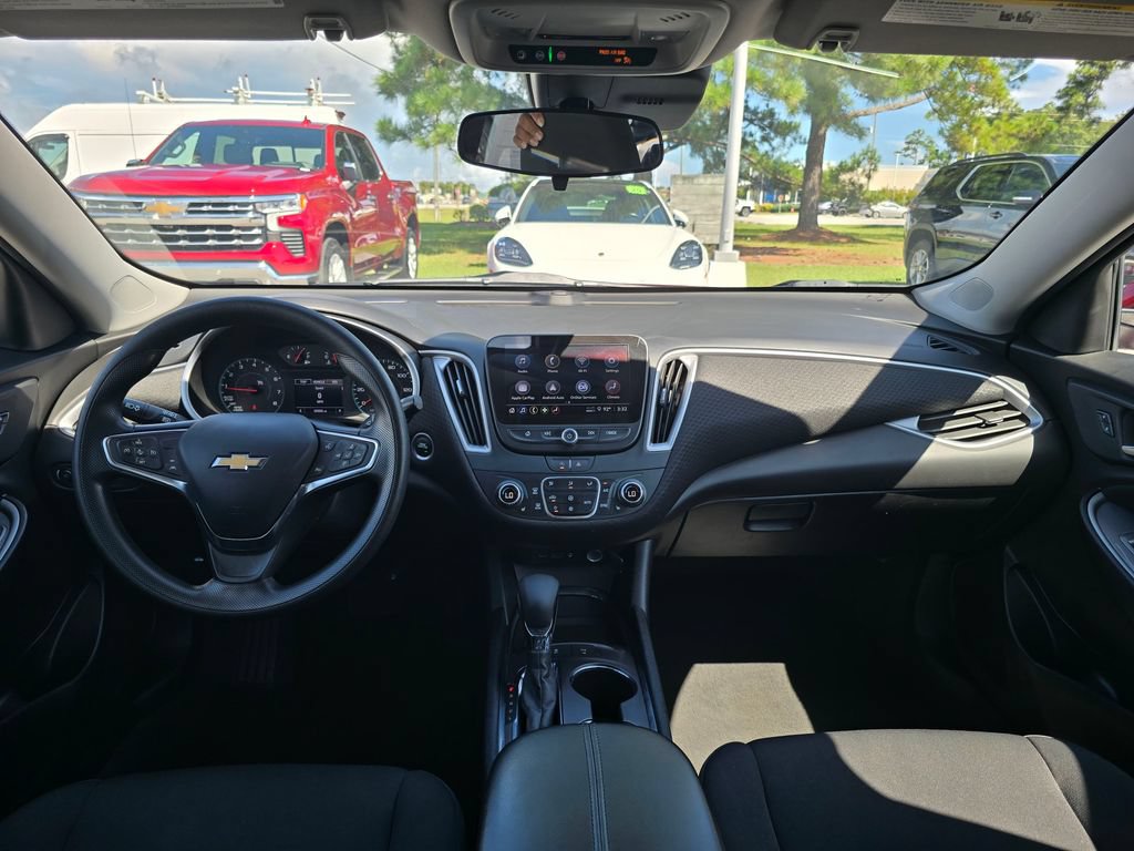 Certified 2025 Chevrolet Malibu LT FWD image 12