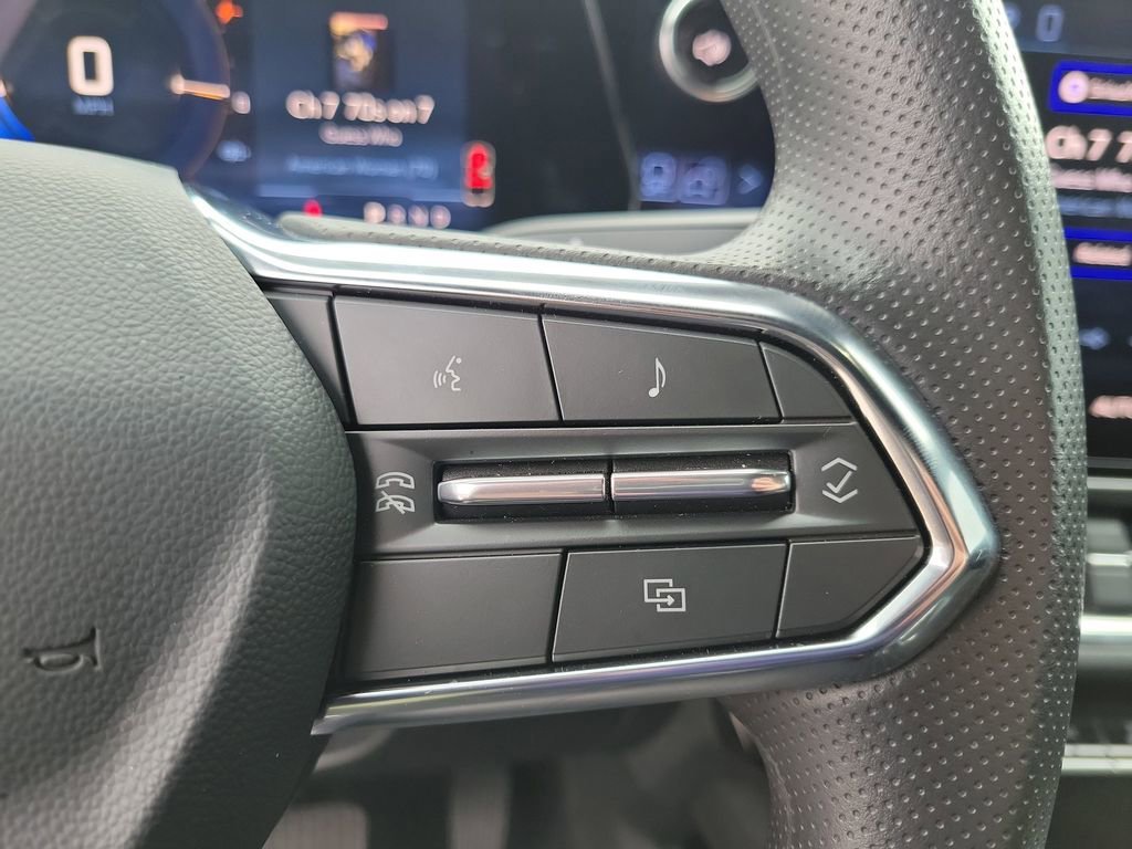 Used 2026 Chevrolet Equinox EV LT FWD image 22