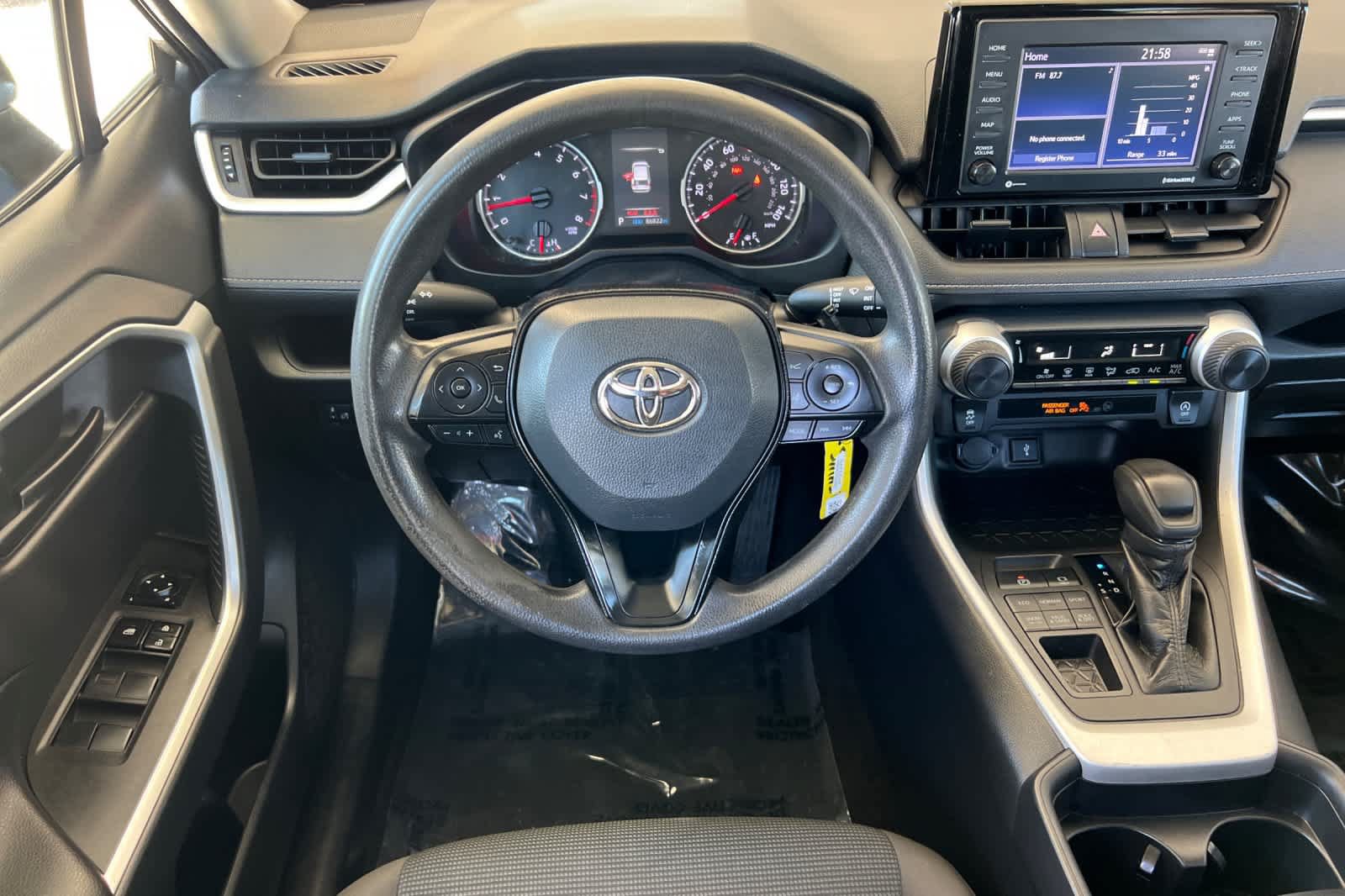 Used 2021 Toyota RAV4 LE AWD/4WD image 14