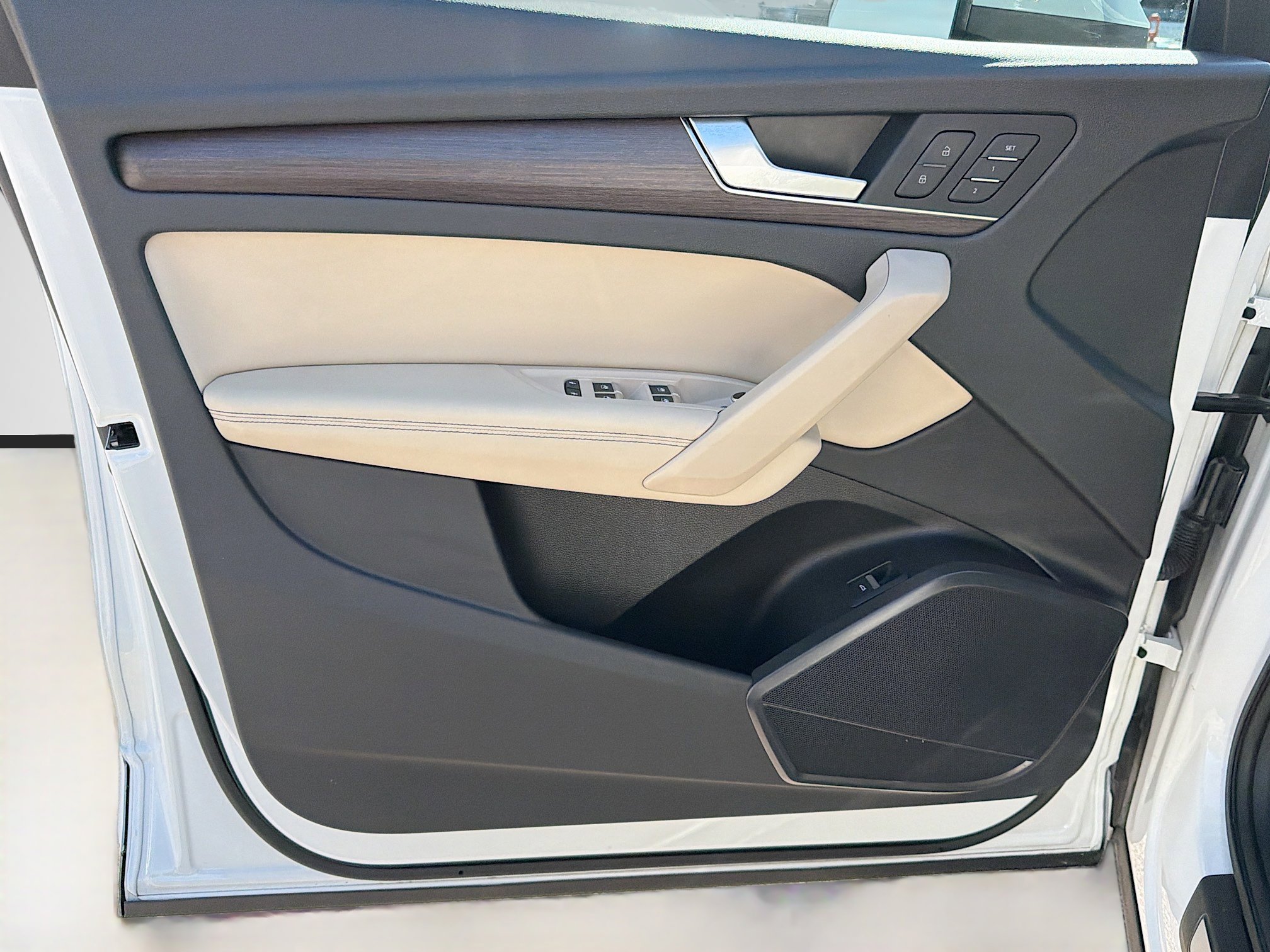 Used 2021 Audi Q5 Premium Plus w/ Premium Plus Package image 22