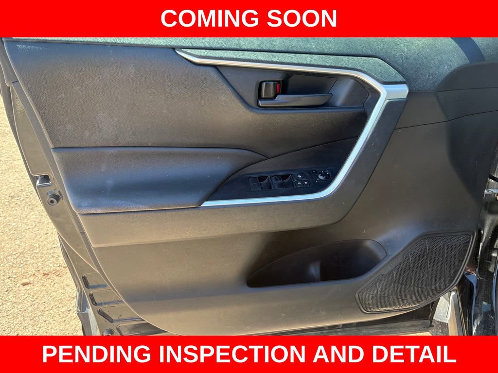 Used 2021 Toyota RAV4 LE w/ Carpet Mat Package (TMS) image 19