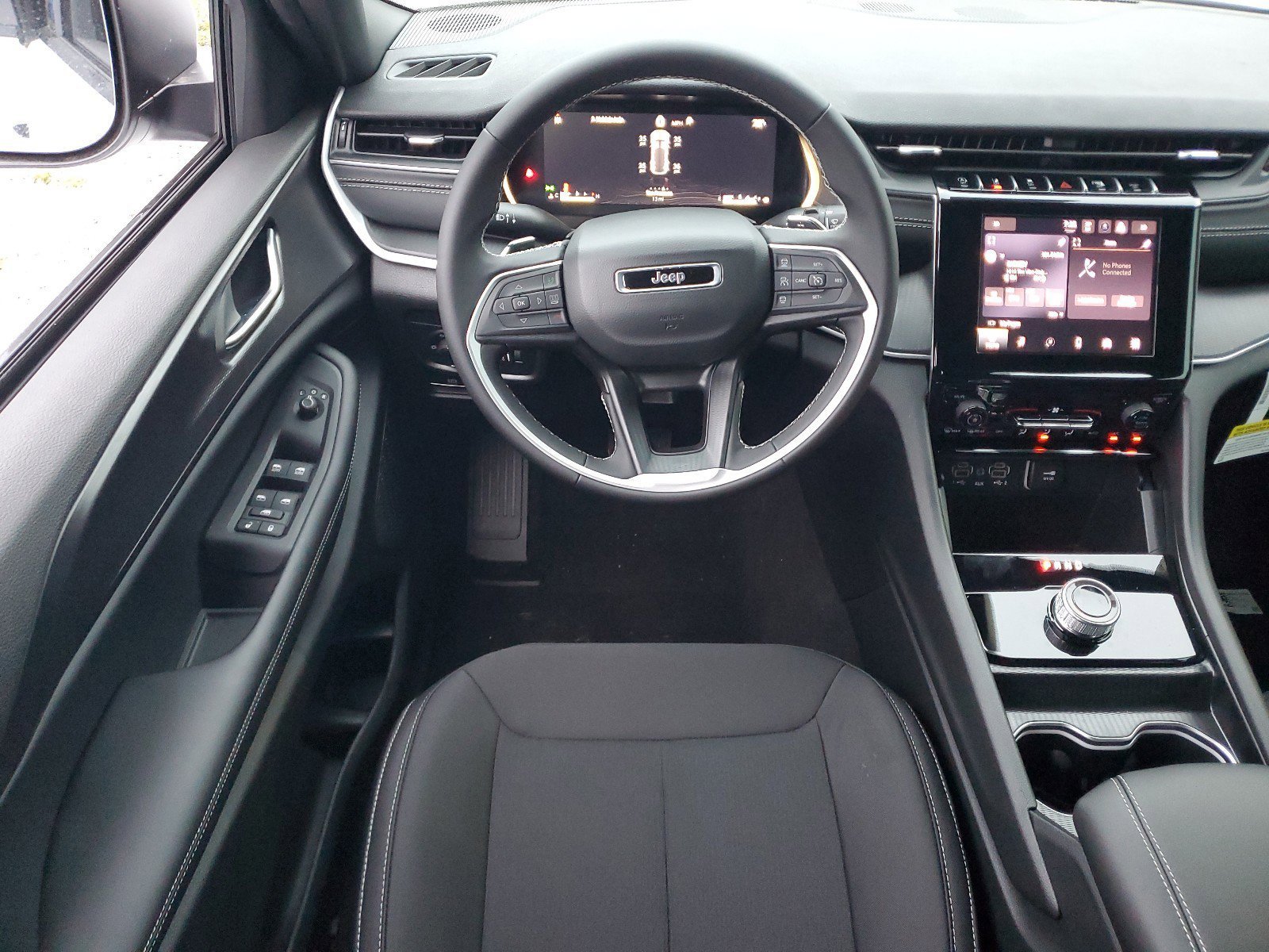 New 2025 Jeep Grand Cherokee Laredo image 13