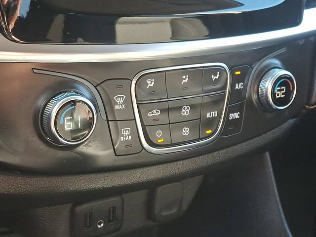 Used 2021 Chevrolet Traverse LS FWD image 17