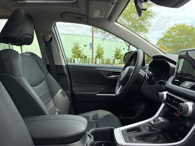 Used 2024 Toyota RAV4 XLE Premium FWD image 21