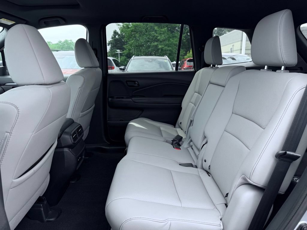 Used 2025 Honda Passport EX-L image 22