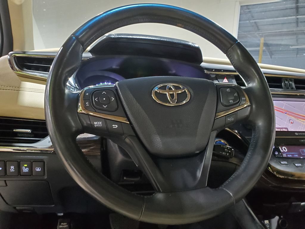 Used 2013 Toyota Avalon Limited w/ Technology Pkg FWD image 26