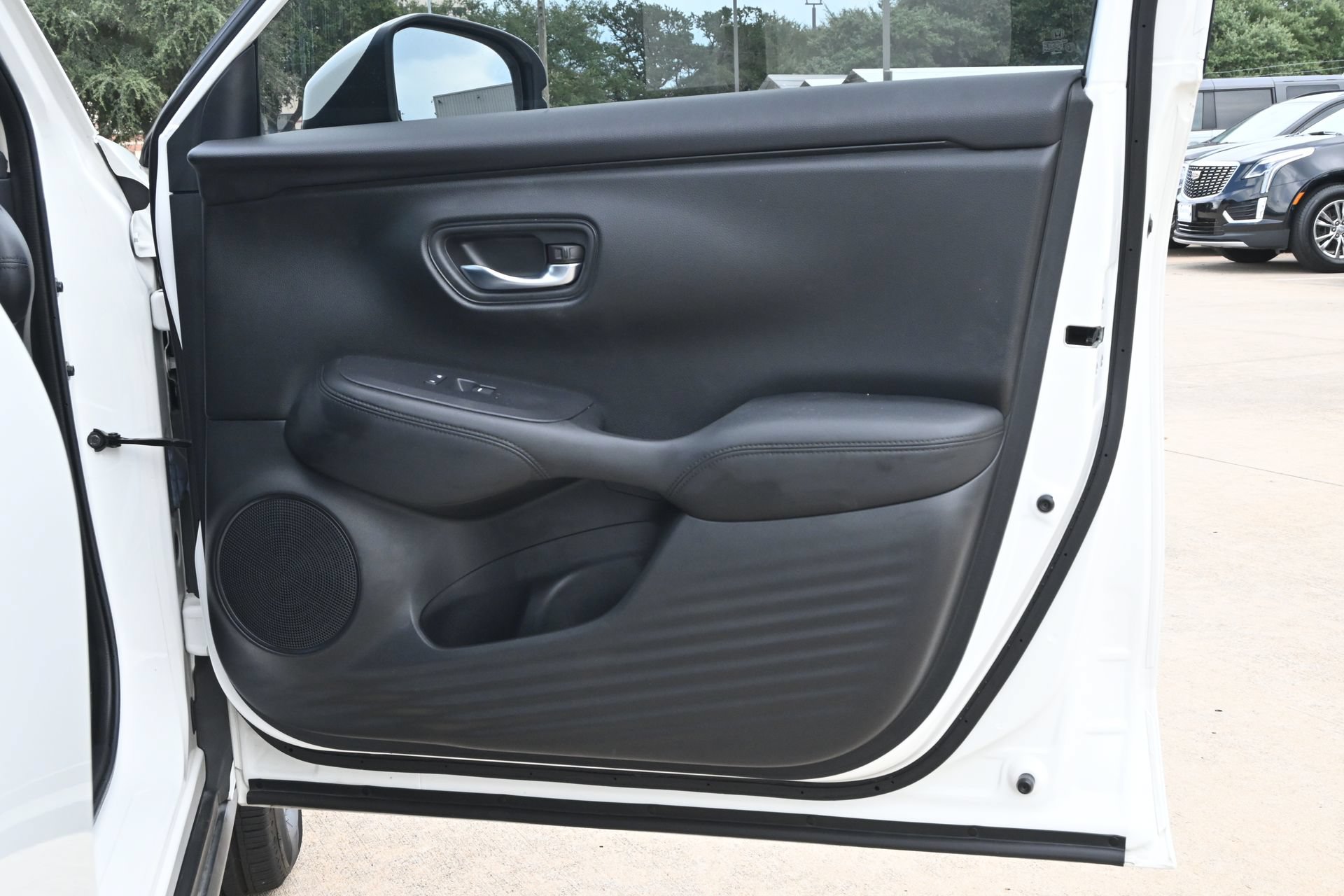 Used 2023 Honda HR-V LX image 23
