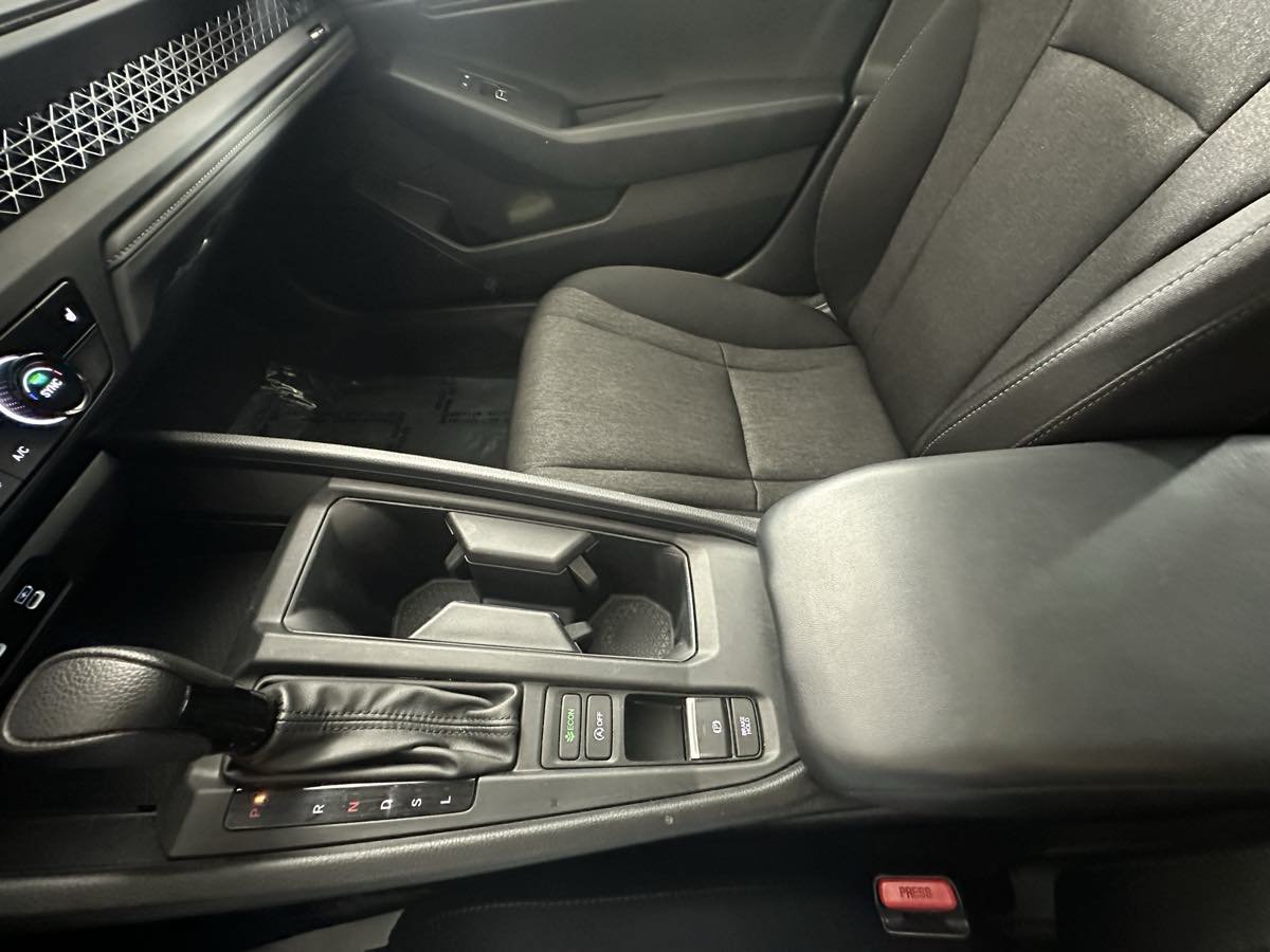 Used 2025 Honda Accord SE image 39