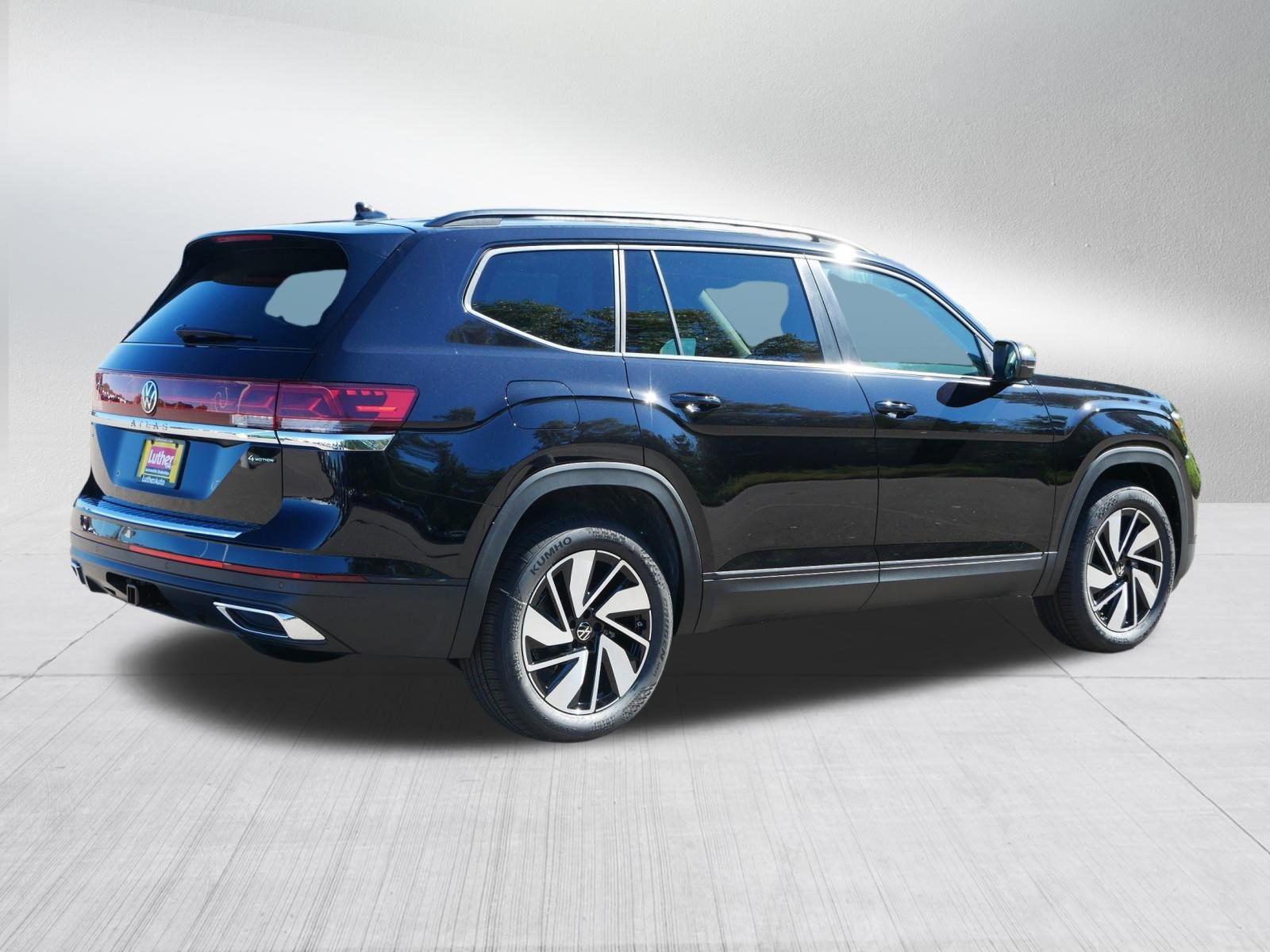 New 2026 Volkswagen Atlas SE image 3