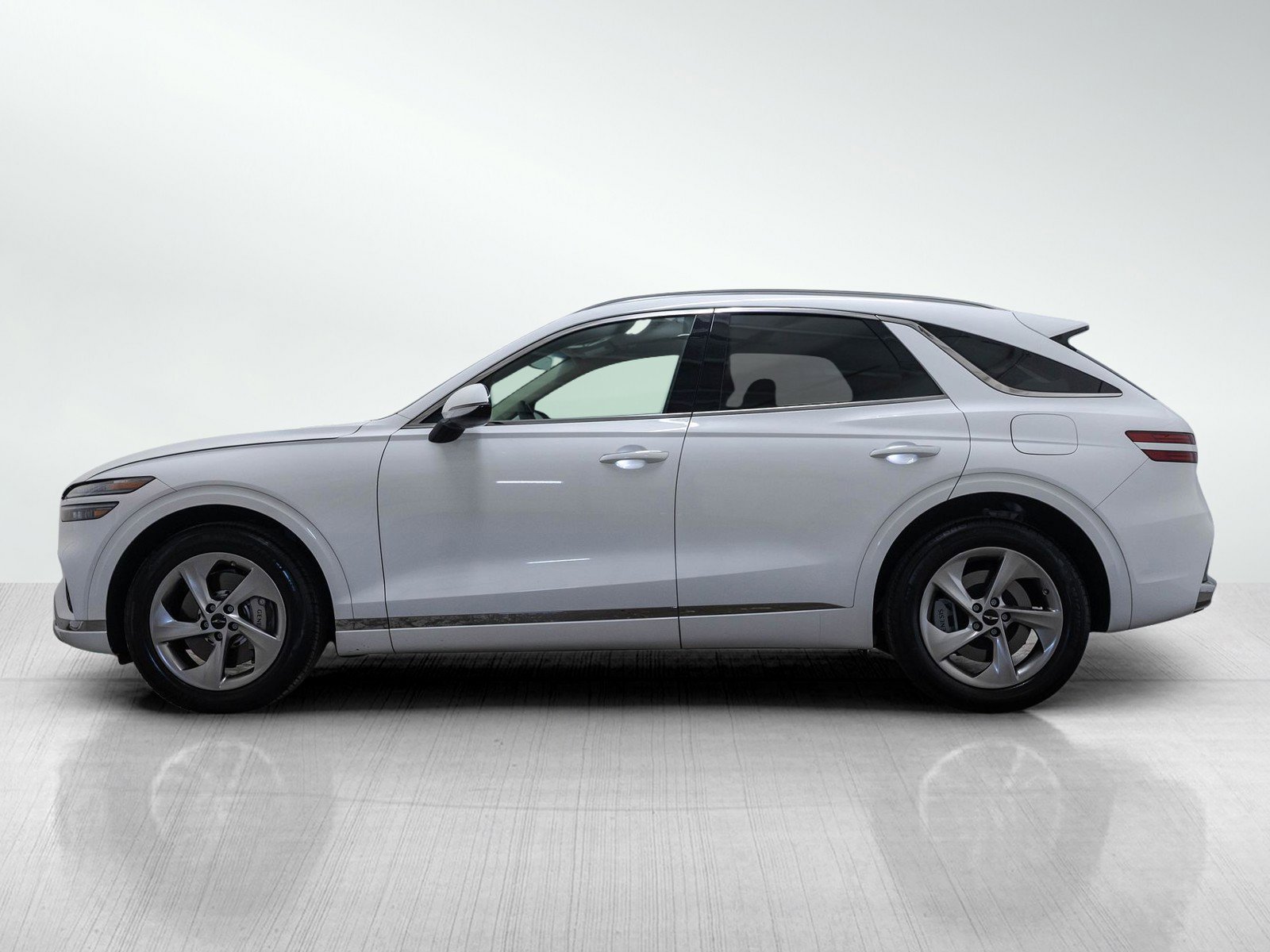Used 2026 Genesis GV70 2.5T AWD/4WD image 3