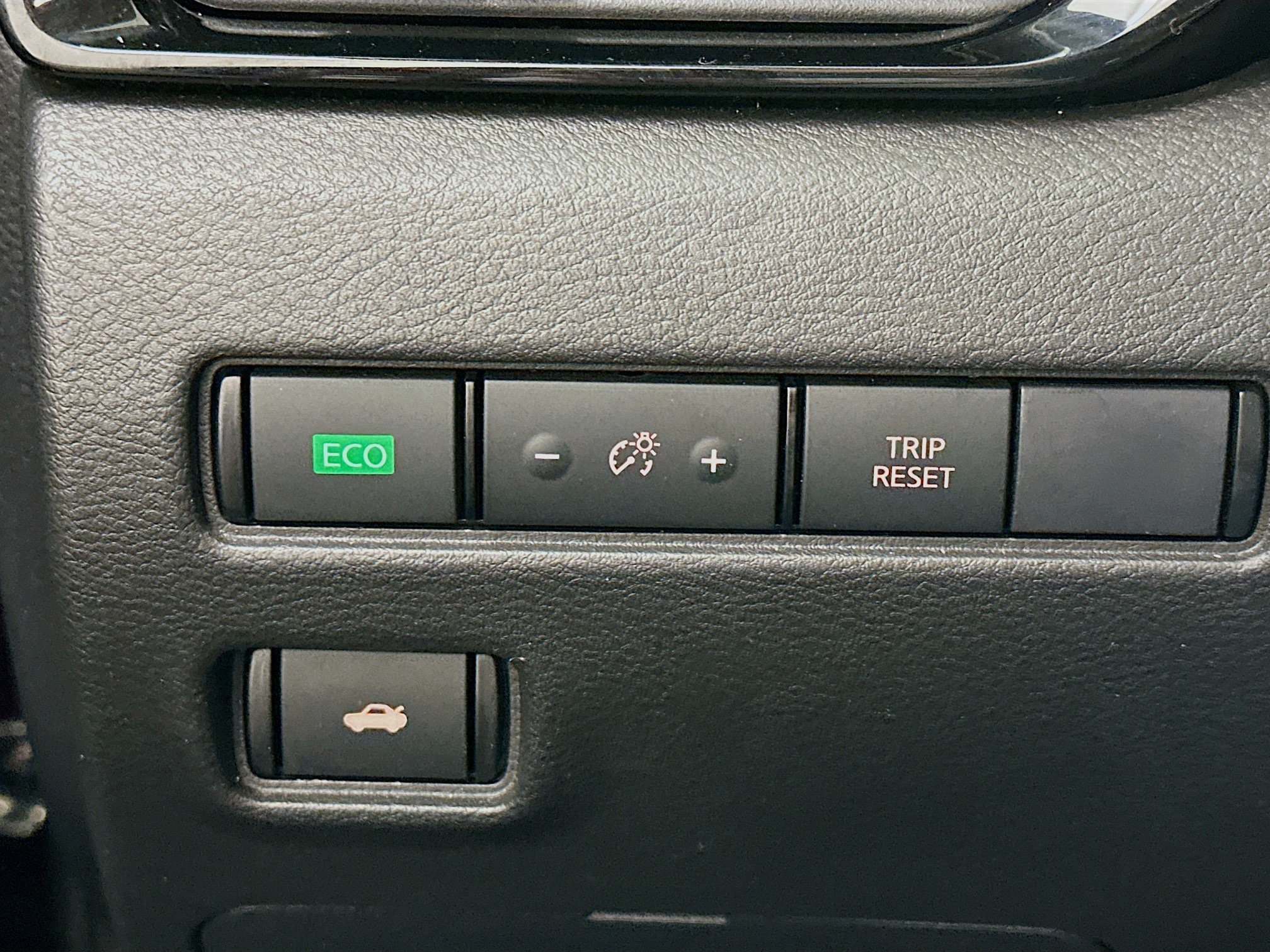 Used 2024 Nissan Sentra SV FWD image 17