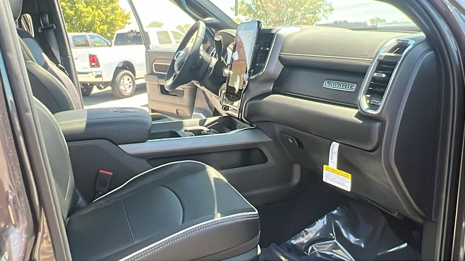 New 2025 RAM 2500 Laramie image 12