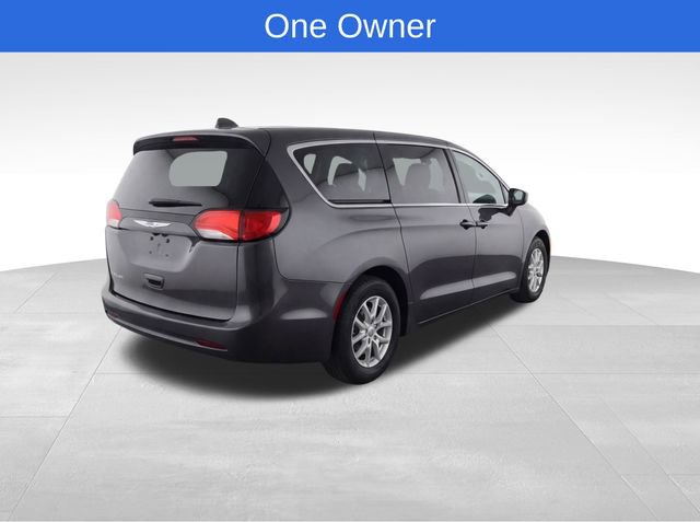 Used 2023 Chrysler Voyager LX FWD image 4
