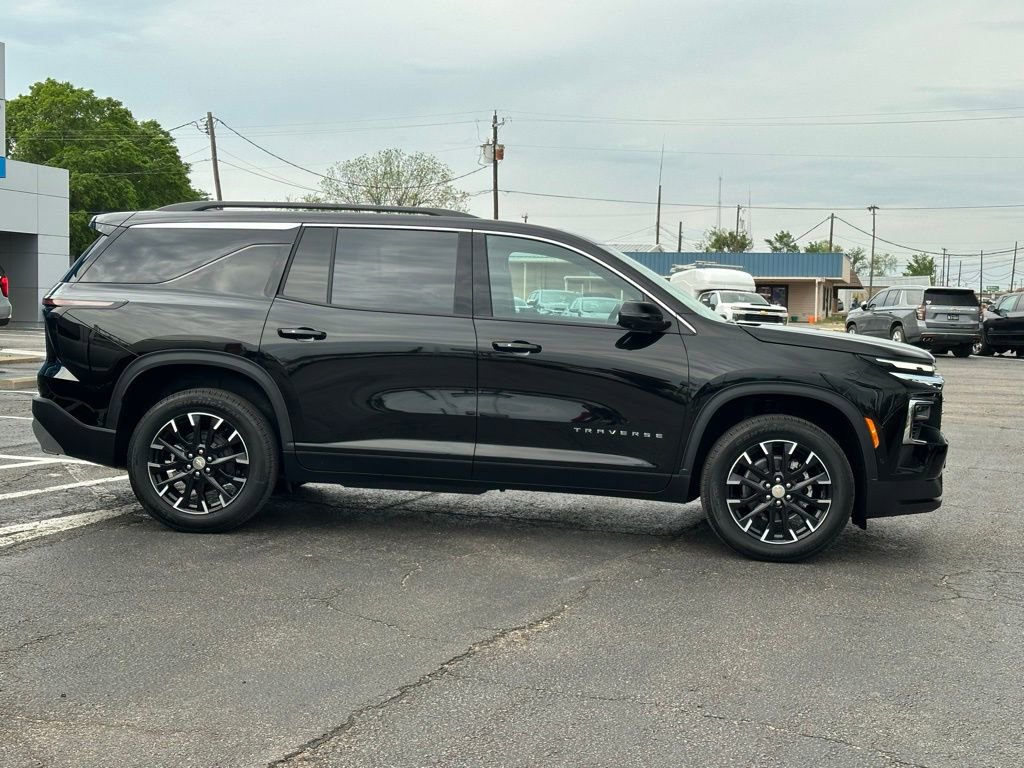 New 2026 Chevrolet Traverse LT w/ Enhanced Driving Package FWD image 5