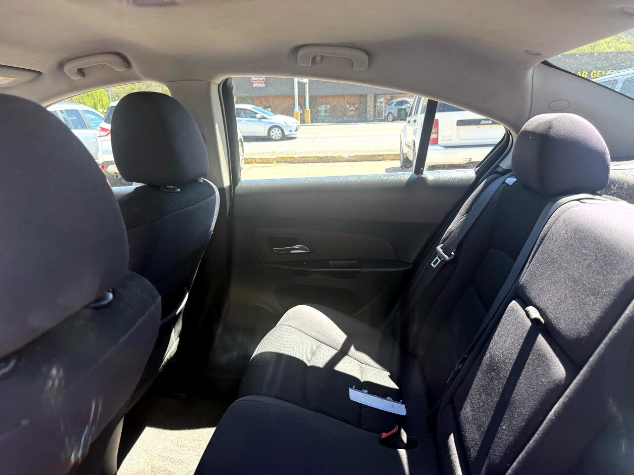 Used 2015 Chevrolet Cruze LT image 33