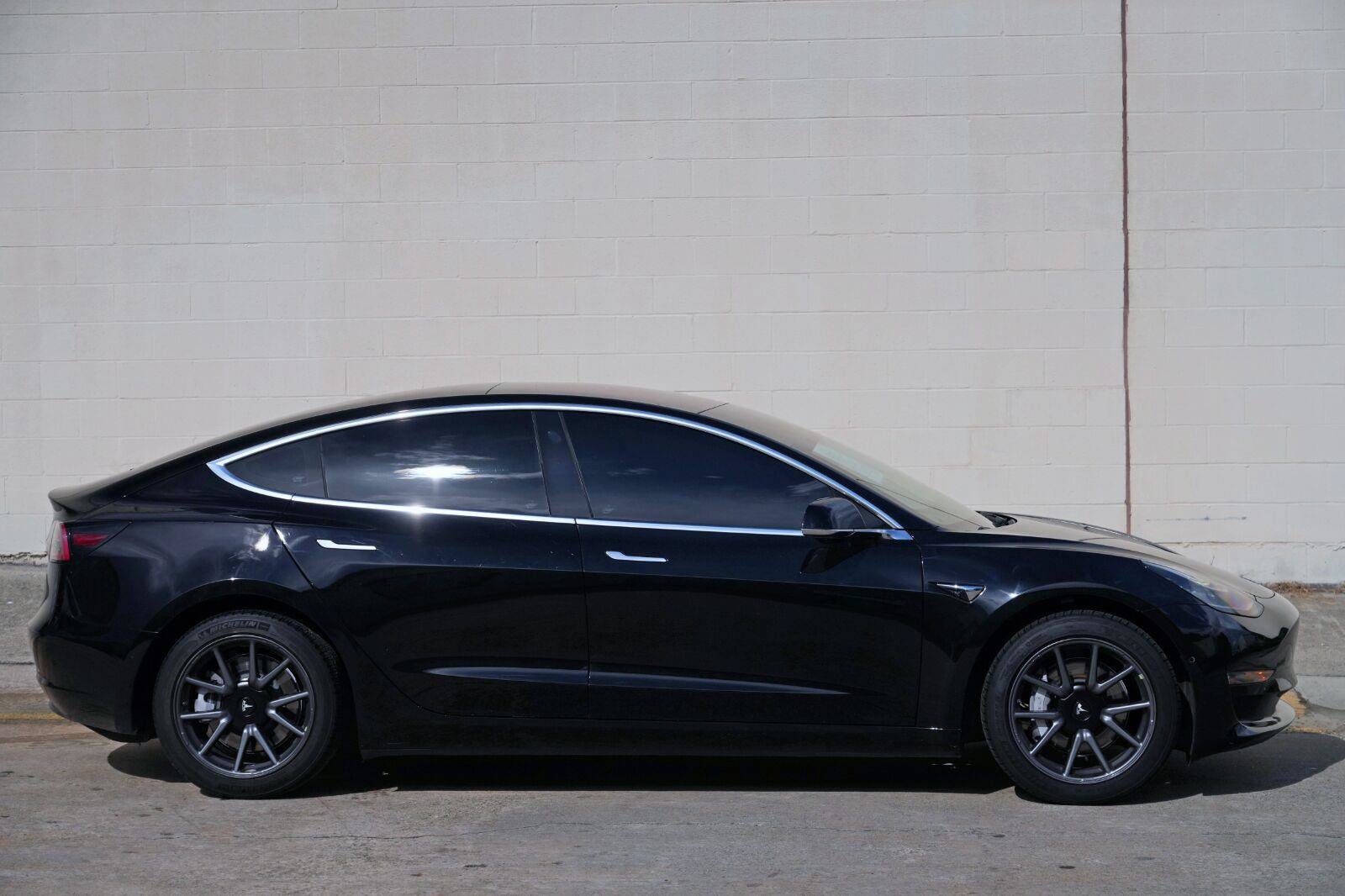 Used 2018 Tesla Model 3 Long Range RWD image 51