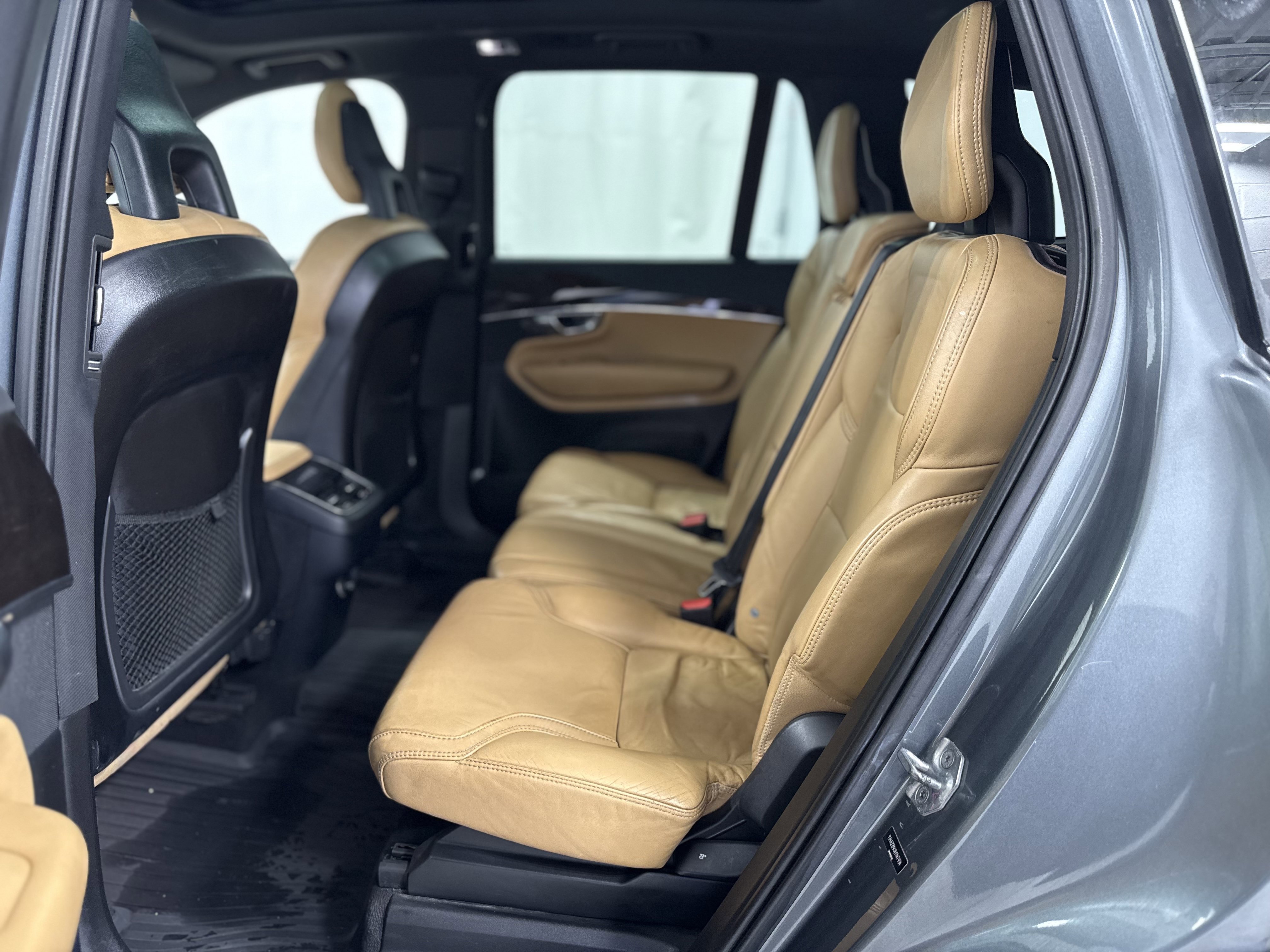 Used 2017 Volvo XC90 T6 Momentum w/ Vision Package image 22