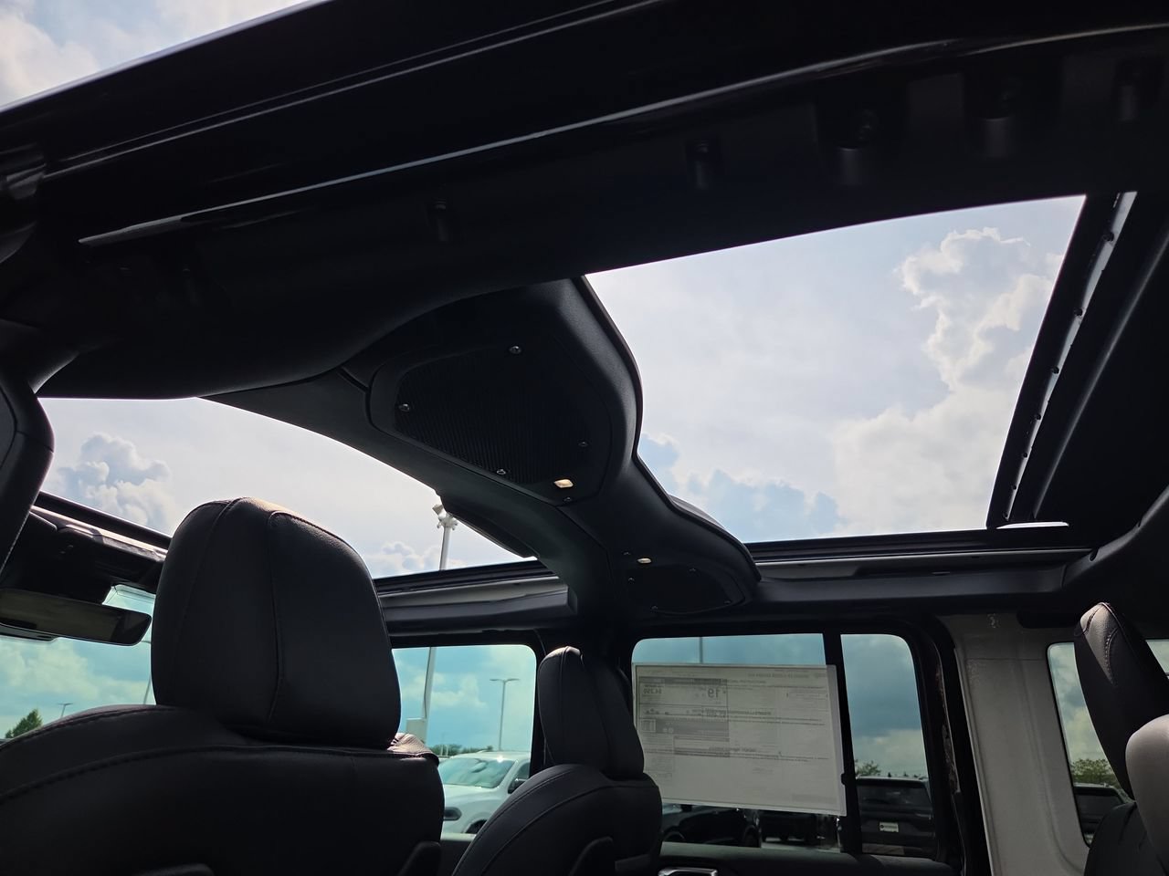 New 2027 Jeep Wrangler Unlimited Sahara AWD/4WD image 22