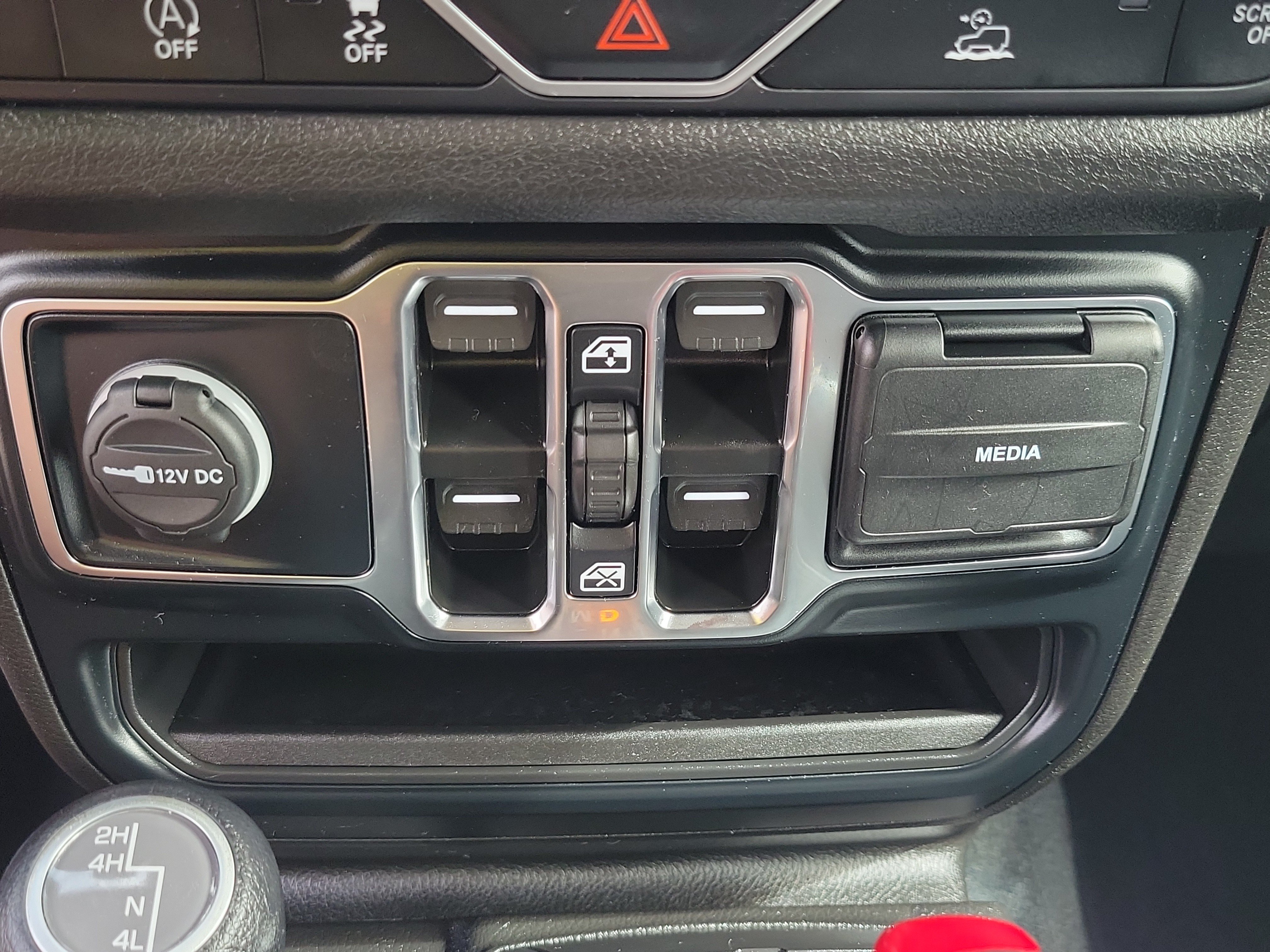 Used 2024 Jeep Wrangler Unlimited Sport AWD/4WD image 23