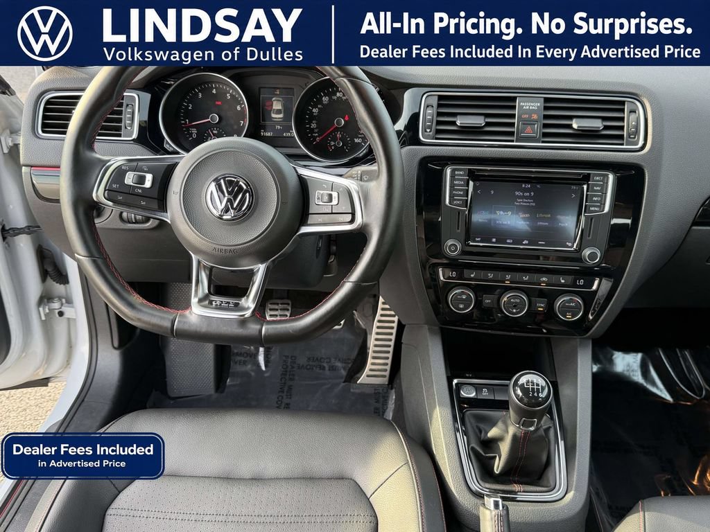 Used 2017 Volkswagen Jetta GLI FWD image 10