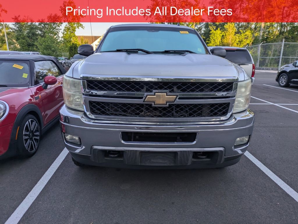 Used 2011 Chevrolet Silverado 2500 LT w/ Interior Plus Package AWD/4WD image 2