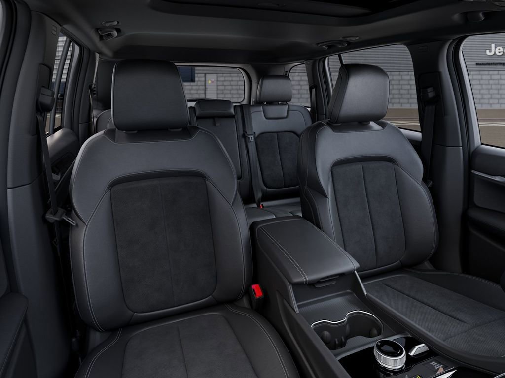 New 2026 Jeep Grand Cherokee Altitude RWD image 16