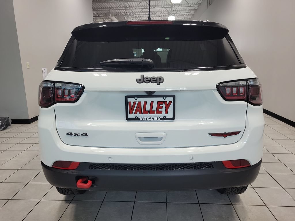 New 2026 Jeep Compass Trailhawk w/ Sun, Sound & Navigation Group AWD/4WD image 6