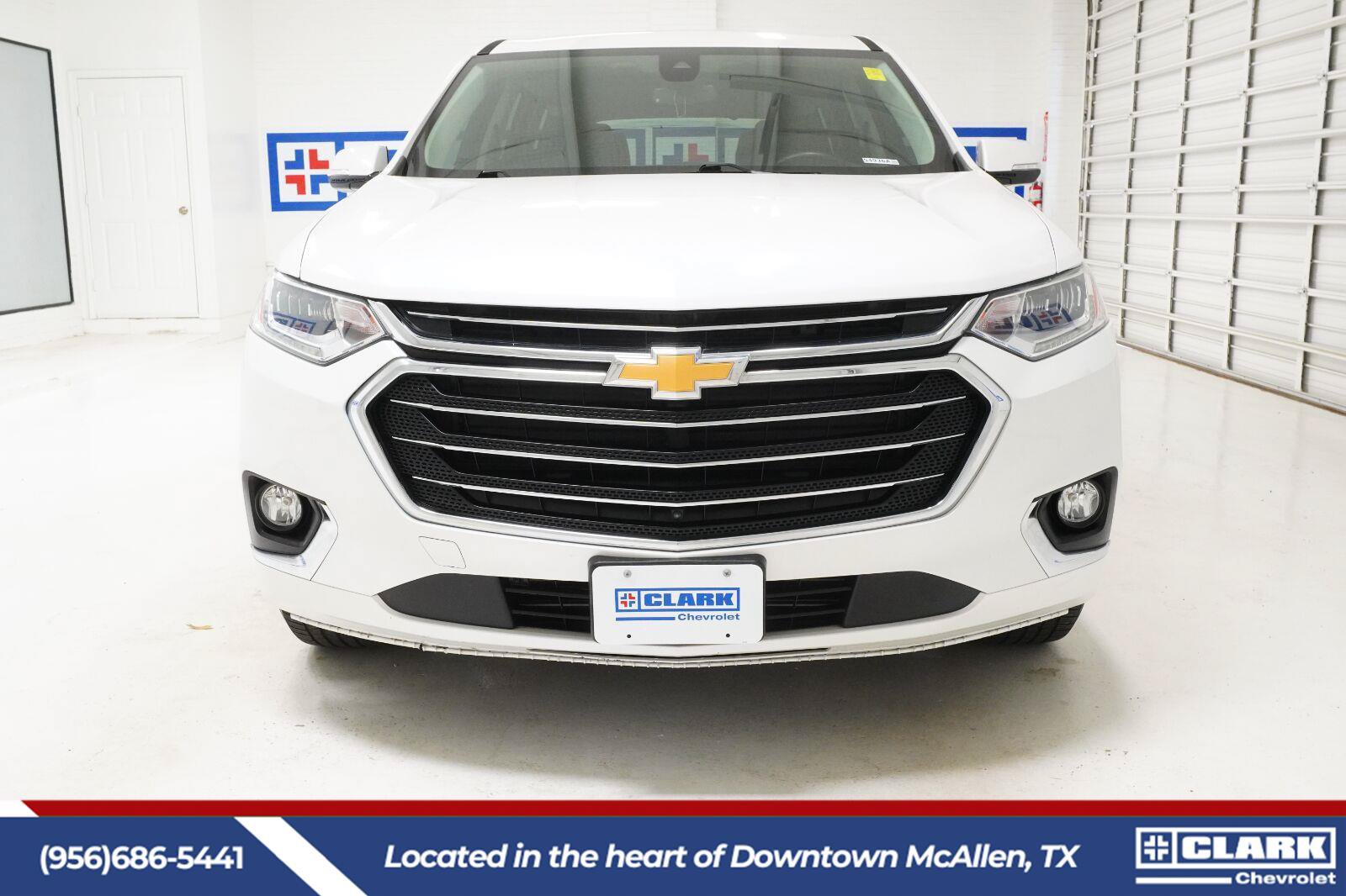 Used 2018 Chevrolet Traverse Premier w/ Driver Confidence II Package FWD image 2