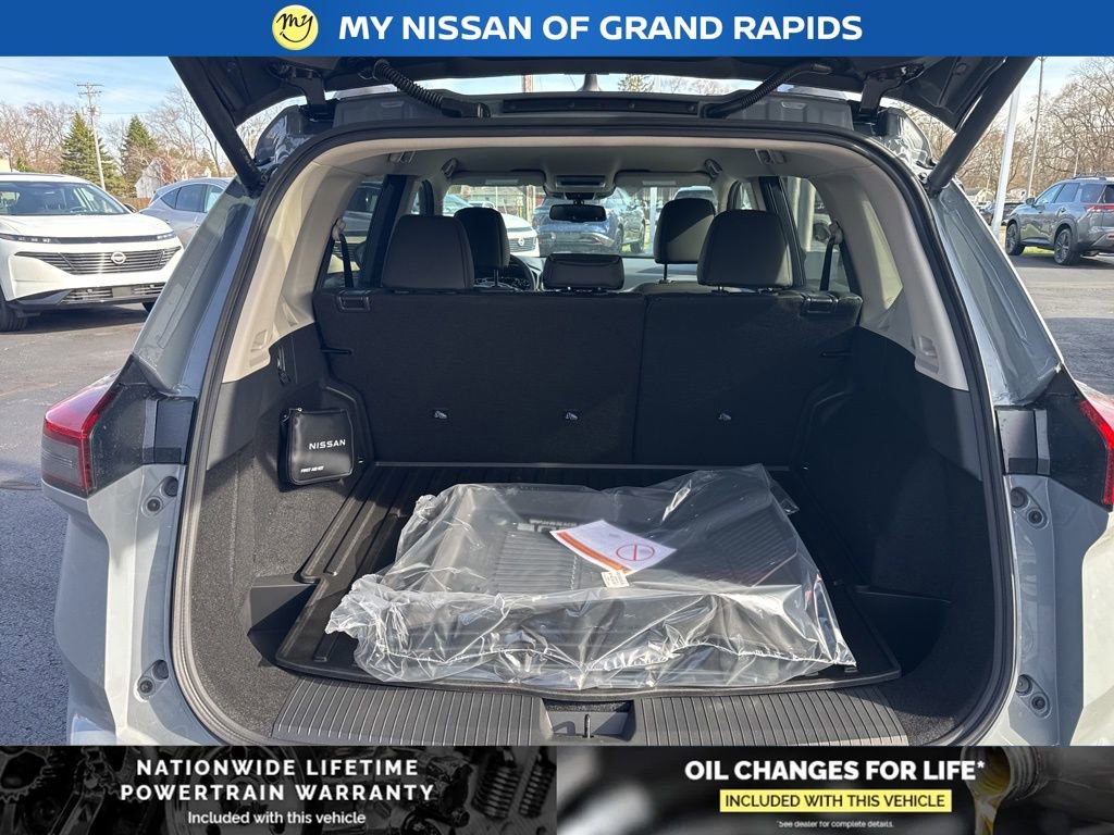 New 2026 Nissan Rogue SV w/ Rock Creek Premium Package AWD/4WD image 11