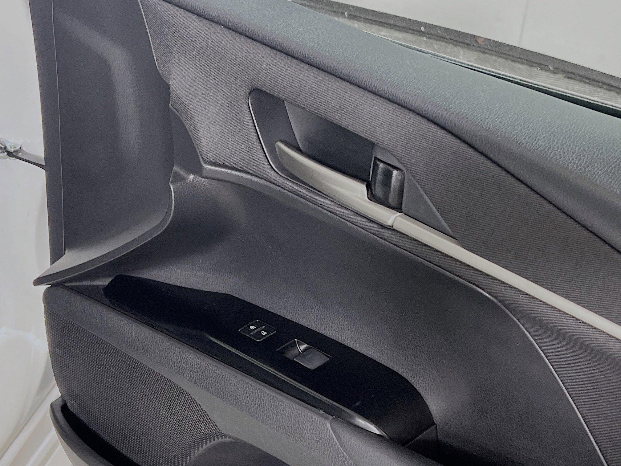 Used 2025 Toyota Camry LE image 32