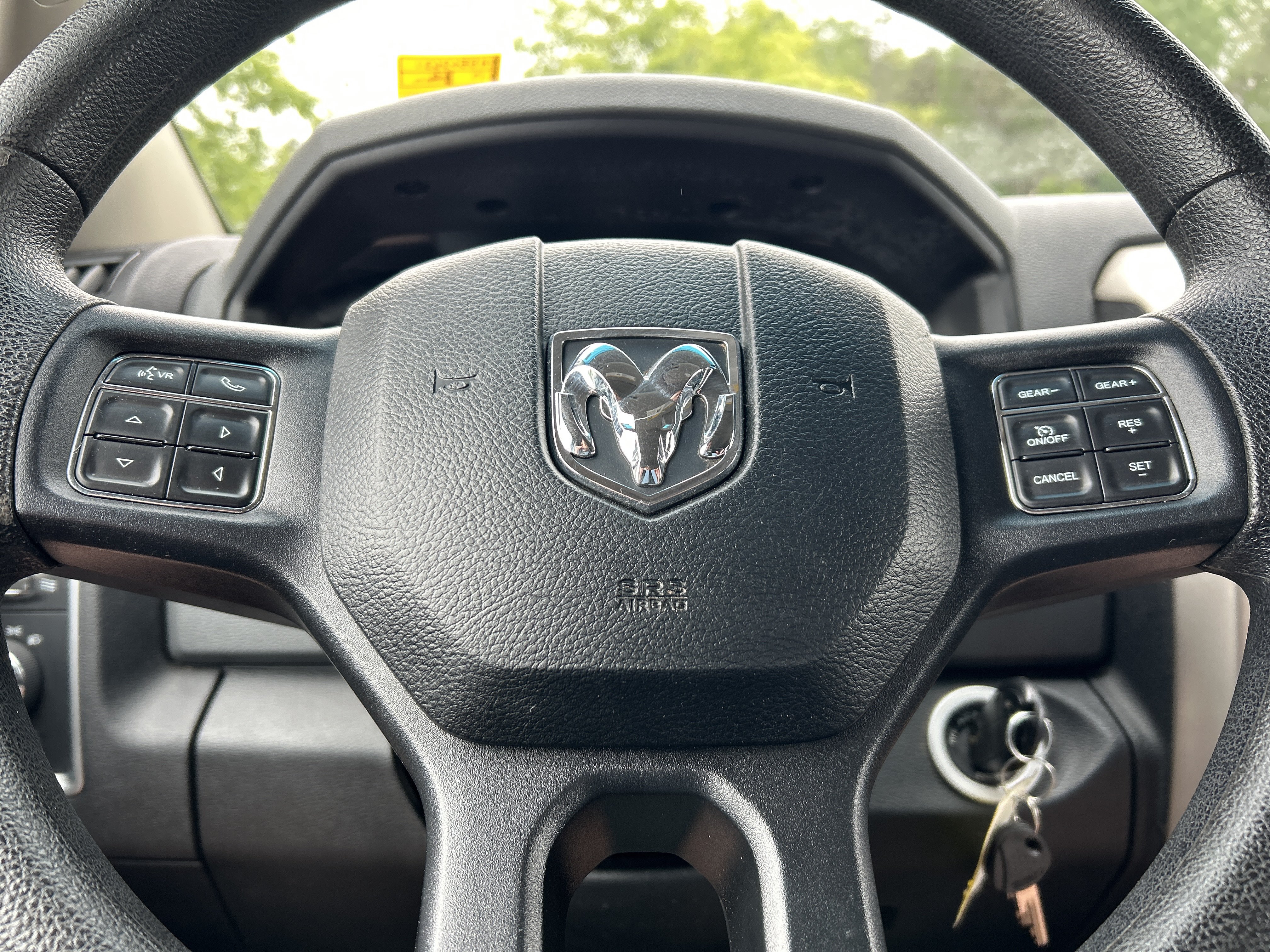 Used 2017 RAM 1500 Classic SLT AWD/4WD image 9