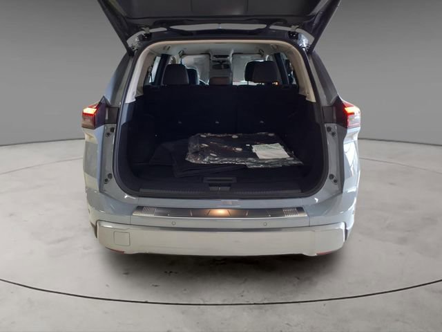 Used 2025 Nissan Rogue SL image 8