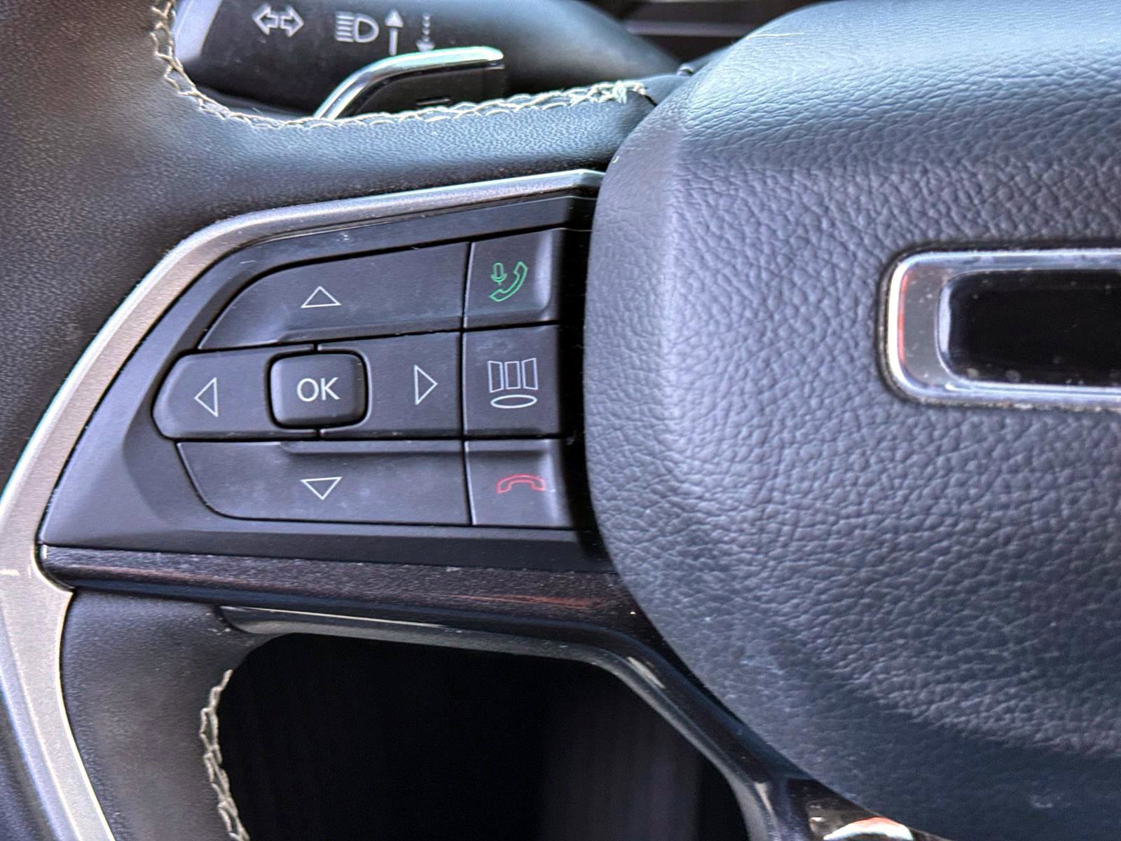 Used 2023 Jeep Grand Cherokee L Laredo image 18