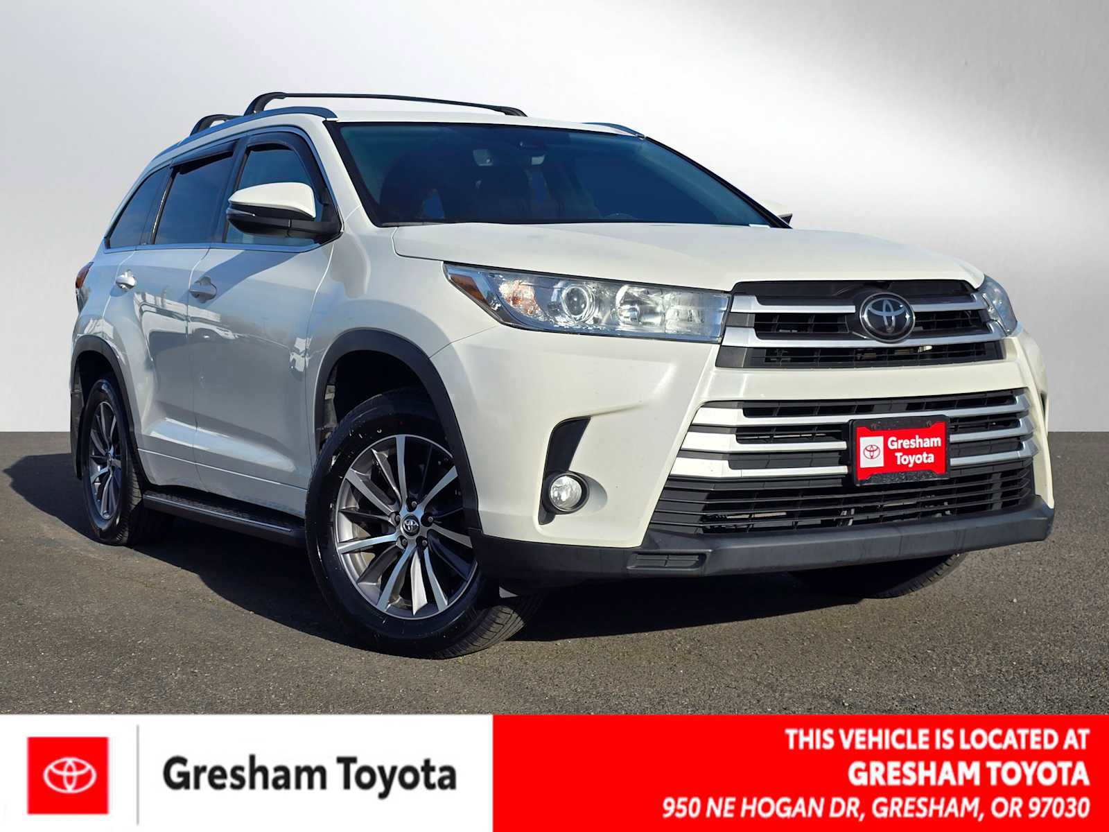 Used 2018 Toyota Highlander XLE image 1