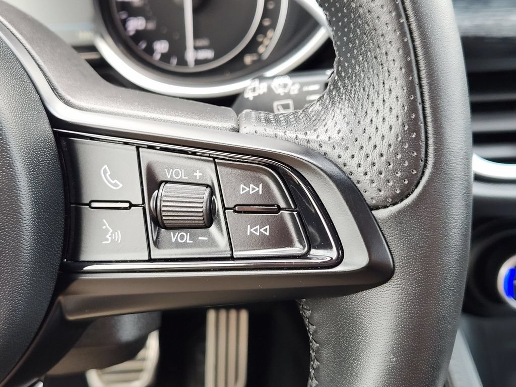 Used 2023 Alfa Romeo Stelvio Sprint AWD/4WD image 29