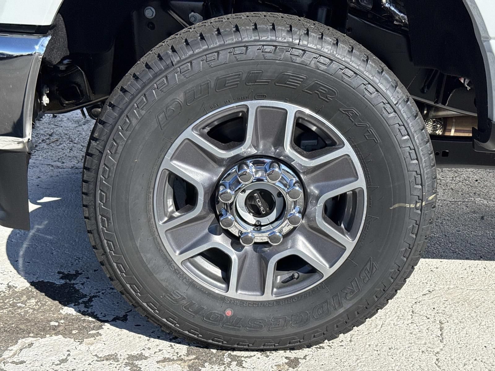 New 2026 Ford F250 Lariat w/ FX4 Off-Road Package AWD/4WD image 9