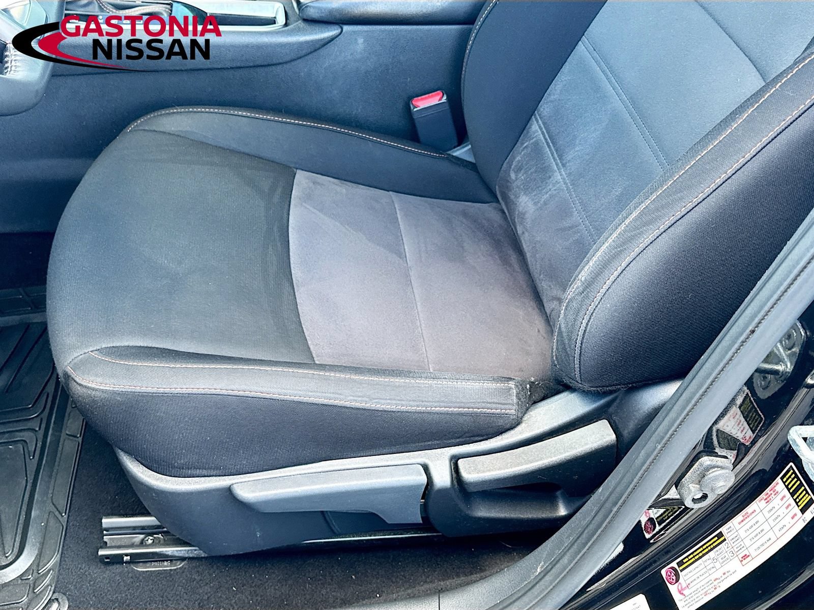 Used 2023 Nissan Sentra SR w/ Electronics Package FWD image 23