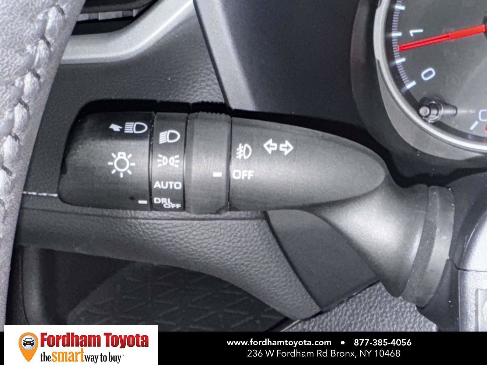 Used 2021 Toyota RAV4 XLE Premium image 21