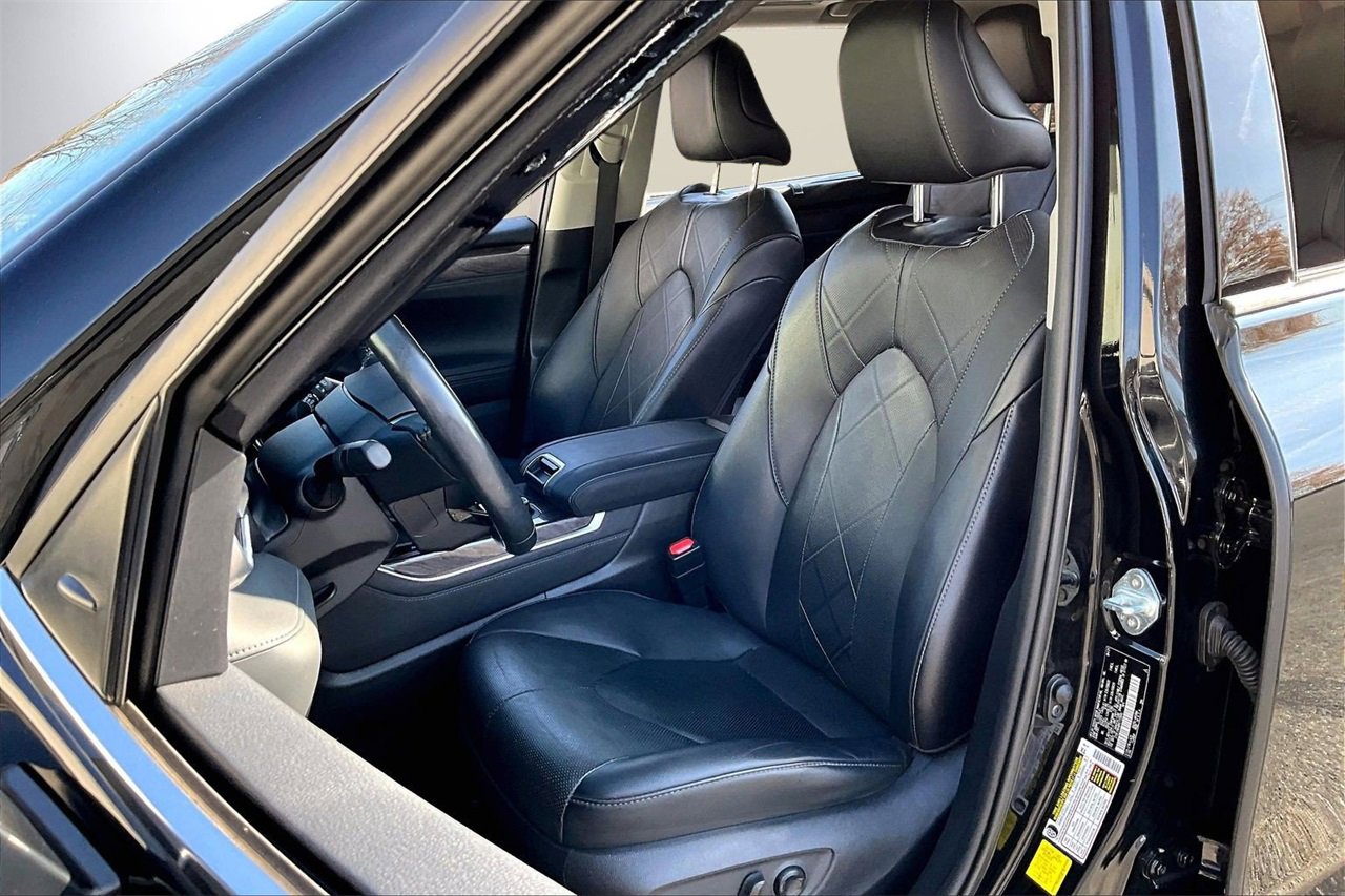Used 2021 Toyota Highlander Platinum image 21