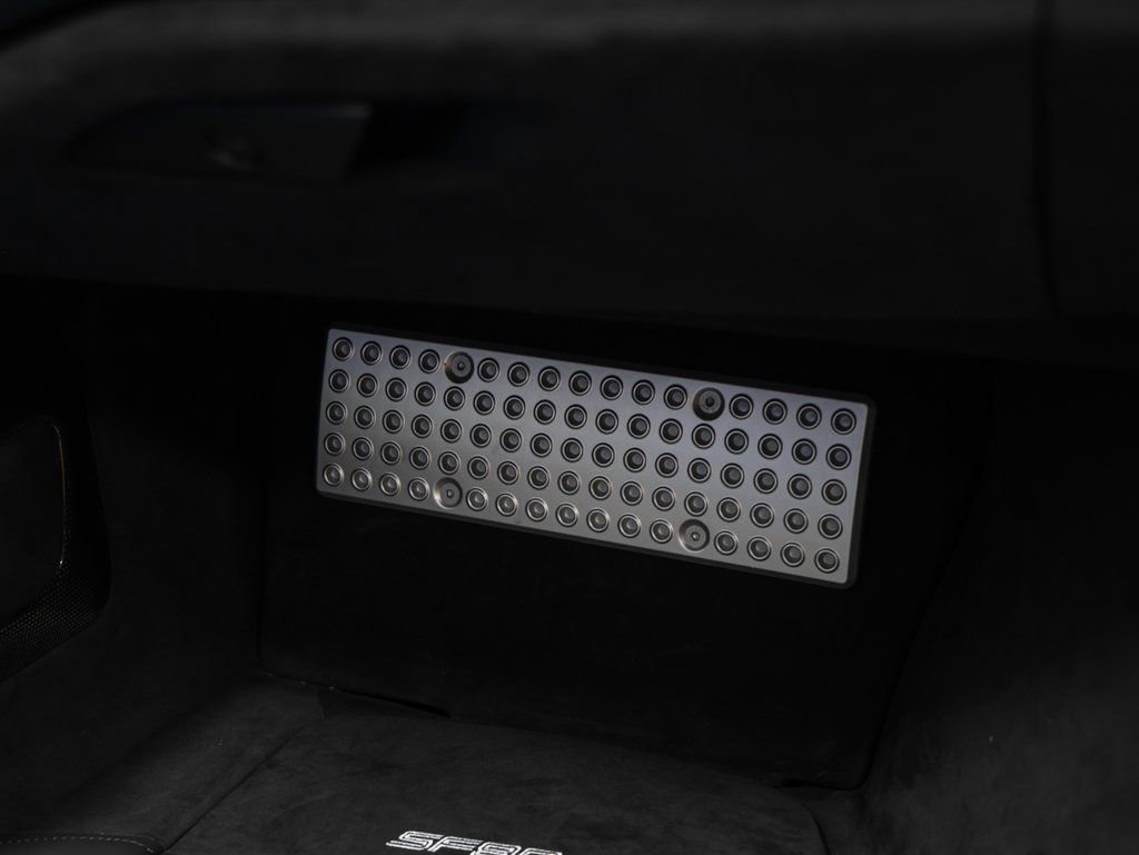 Used 2023 Ferrari SF90 Spider image 30