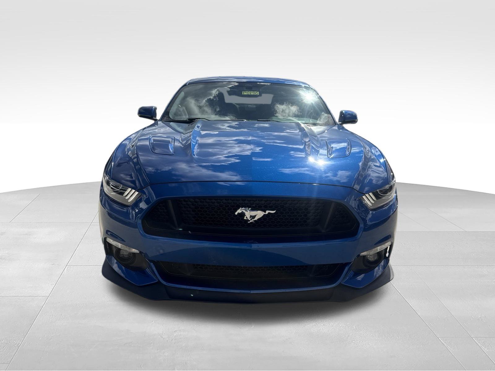 Used 2017 Ford Mustang GT Premium w/ GT Performance Package RWD image 2