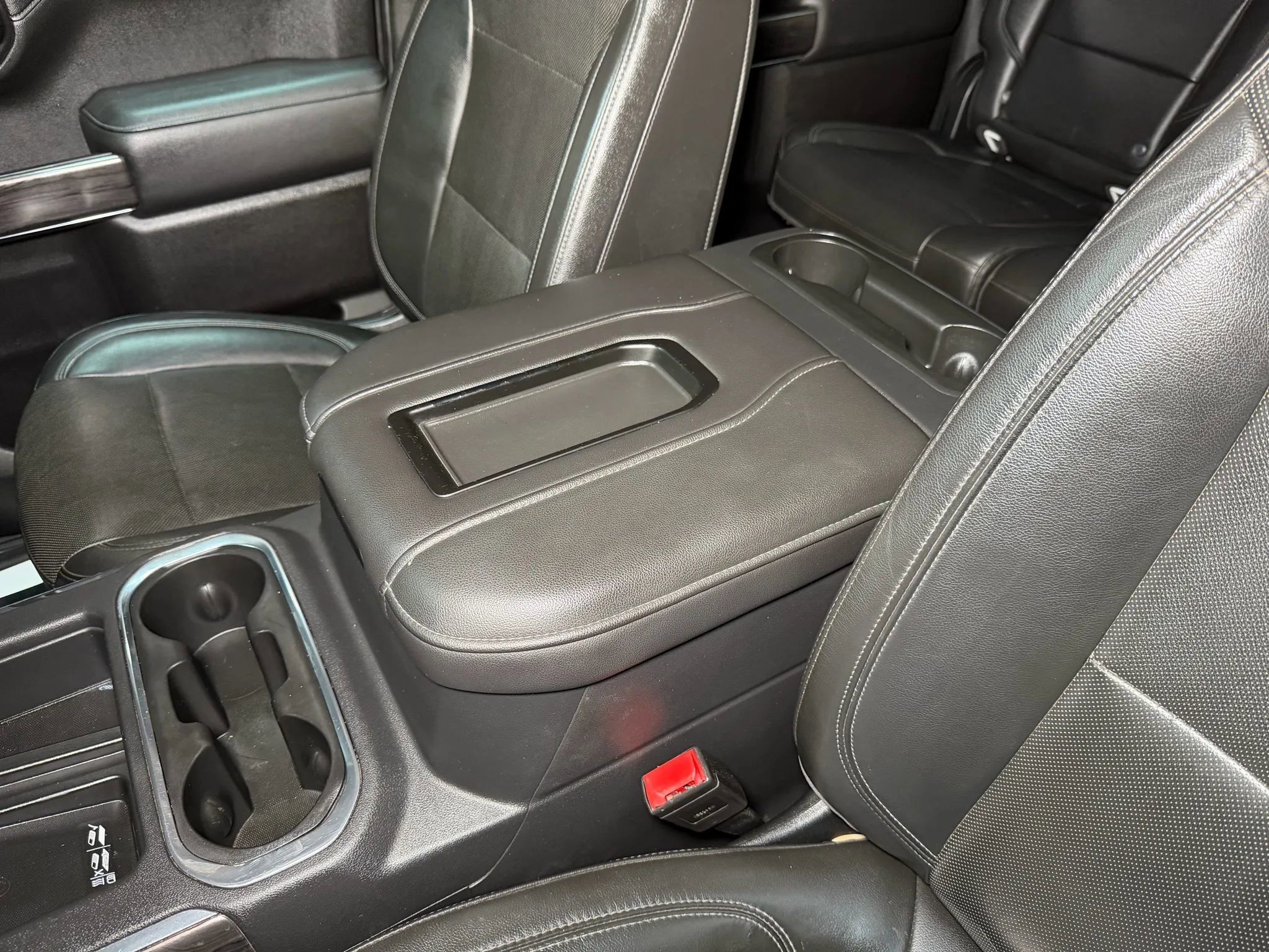 Used 2020 Chevrolet Silverado 1500 LTZ image 39