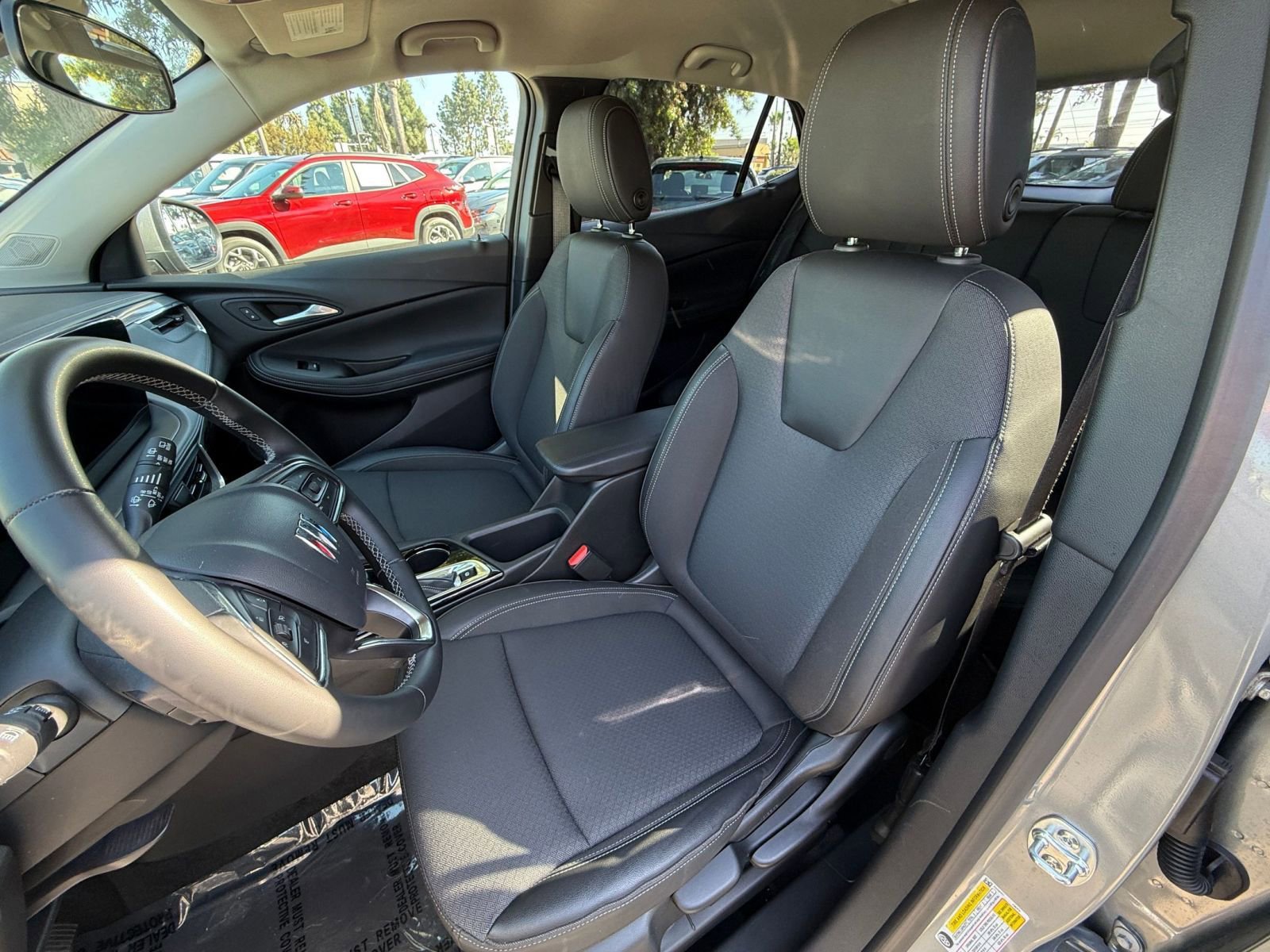 Used 2025 Buick Encore GX Preferred image 33