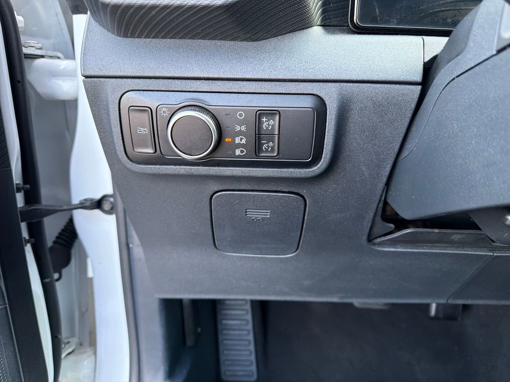 Used 2024 Ford Mustang Convertible image 21