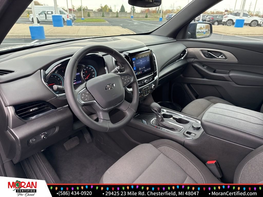 Used 2023 Chevrolet Traverse LT w/ Midnight/Sport Edition image 13