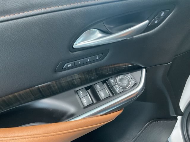 Used 2023 Cadillac XT4 Sport w/ Sun And Sound Package AWD/4WD image 17