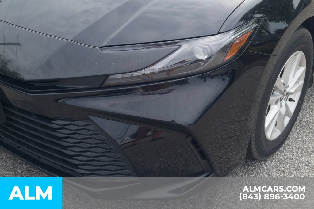 Used 2025 Toyota Camry LE FWD image 11