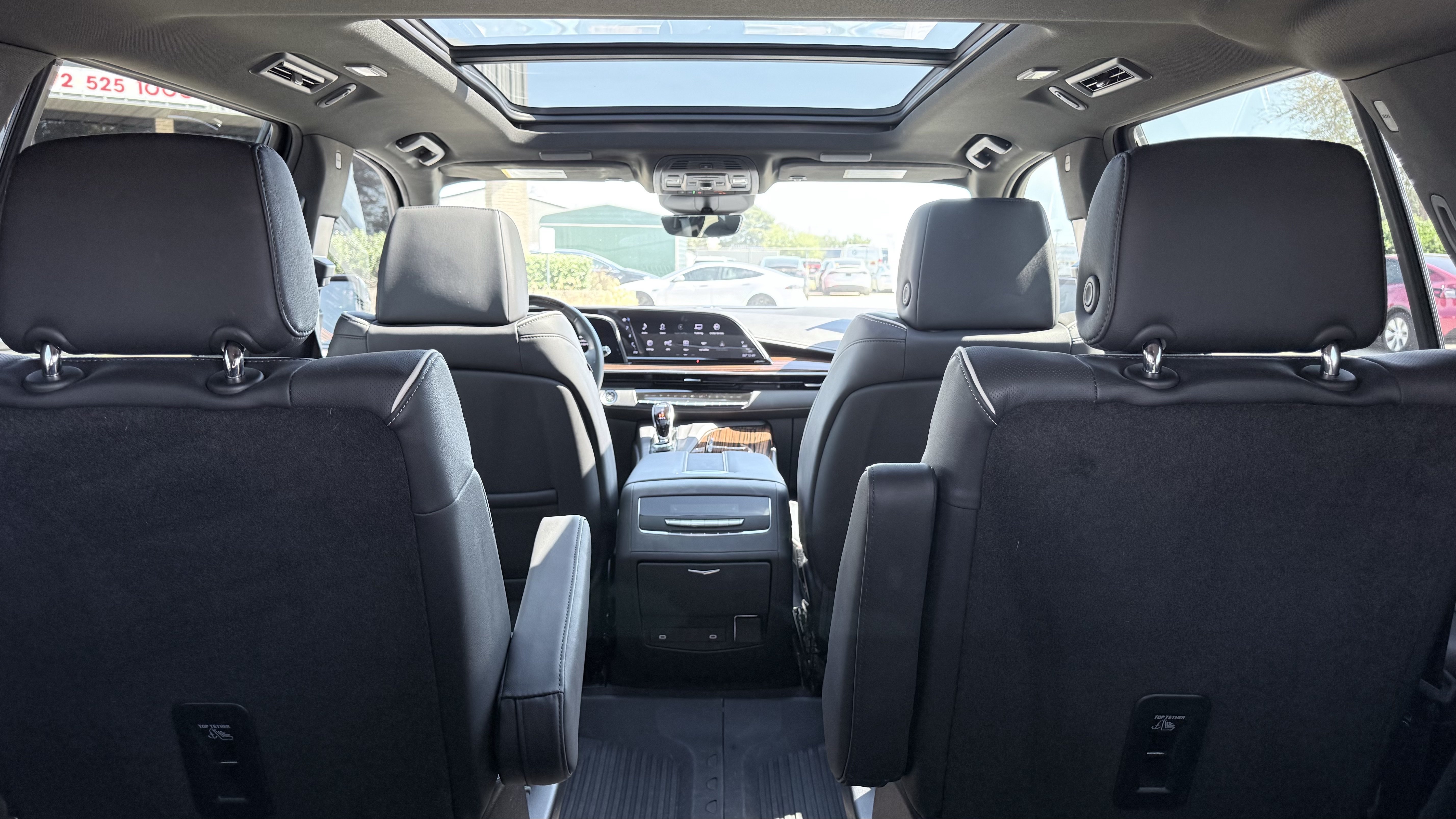 Used 2024 Cadillac Escalade Premium Luxury w/ Performance Package AWD/4WD image 5